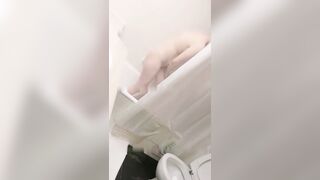 黑丝肥臀大奶人妻和老公激情啪啪洗完香香再干一炮