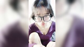 刚成年的小学妹外卖灰机骚舞宿舍疯狂扣穴自慰爽-3