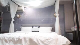 换妻探花约一对夫妻4人玩成人游戏性趣上来一人一个操逼