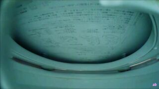 高级餐厅坐厕多视角偷拍各种职场女性方便