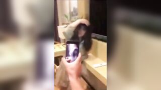 抓奸现场提奸在床小三搞破鞋的精彩合集衣服都没穿就开始挨打了