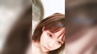 高颜值主播酒后发骚自家阳台露出抠逼自慰大喷潮