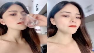肥臀大奶骚货口交伺候狼友激情啪啪
