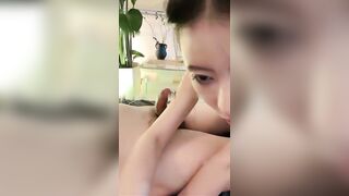 苗窕大奶骚妇口交伺候狼友上位坐骑操逼