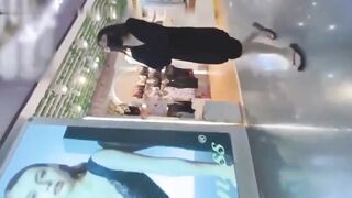 户外网红冯珊珊超真空透视逛超市