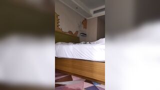 贱逼骚狗狂吃主人大鸡鸡