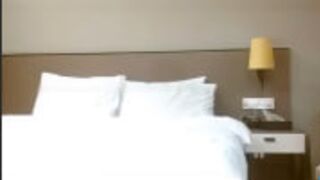 用利顶你19岁嫩妹乖巧听话水润多汁