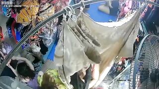 稀有黑客破解泳装店摄像头偷拍