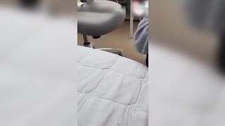 忽悠高中生学妹家里打飞机樱桃小嘴第一次口