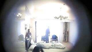 欧式黑沙发房多日偷拍_
