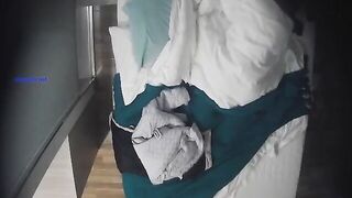 约炮模特身材巨乳女友开房轮流上位啪啪_