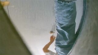 稀缺厕拍未流出作品商场后景厕拍福利-1