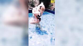 洛丽塔呆鹅泳装舌吻看着像女同其实是女装大佬