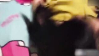最骚人妻出轨事件老公不在家约隔壁老王来家里偷情
