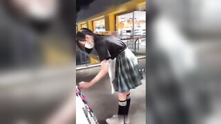 牛逼大神广州街头偷拍抄底50位美女