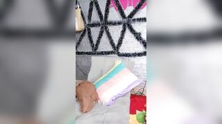 满背纹身的小奶妈全程露脸跟老公大秀直播啪啪