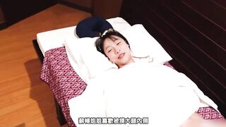 美女享受异性按摩的过程
