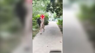 19岁反差学生妹户外羞耻露出兴奋刺激