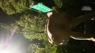 超粉嫩00后户外露出极致反差被男友调教